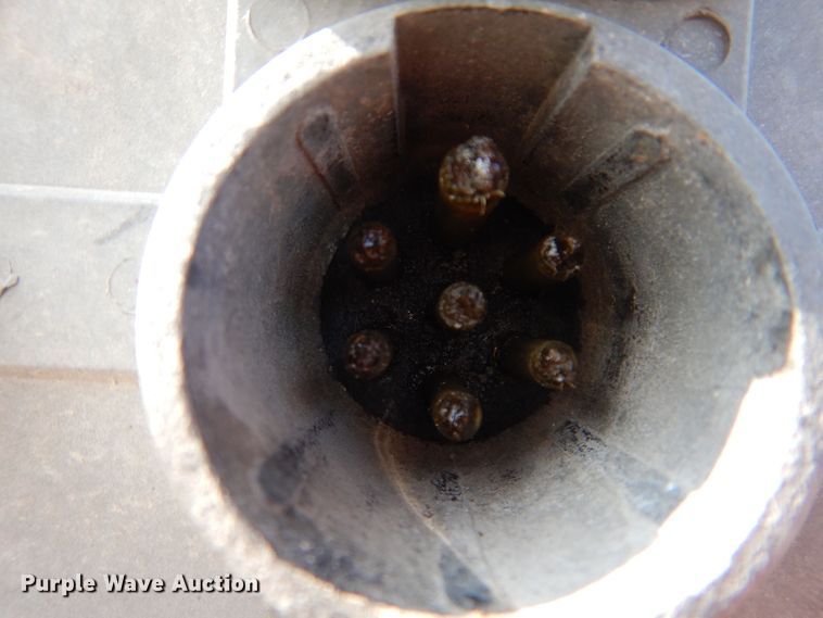 image for item DN3992 2016 Utility 4000D-X Composite  dry van trailer