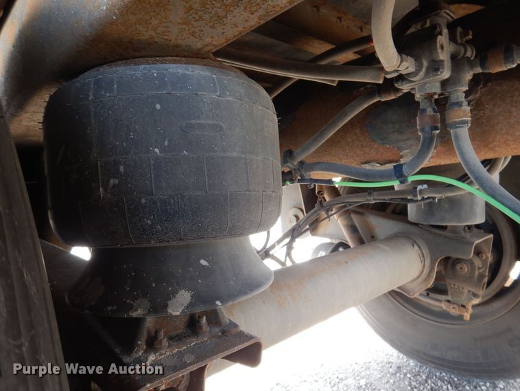 image for item DN3992 2016 Utility 4000D-X Composite  dry van trailer