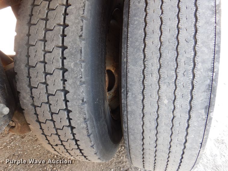 image for item DN3992 2016 Utility 4000D-X Composite  dry van trailer