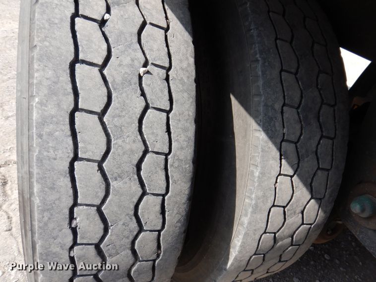 image for item DN3992 2016 Utility 4000D-X Composite  dry van trailer