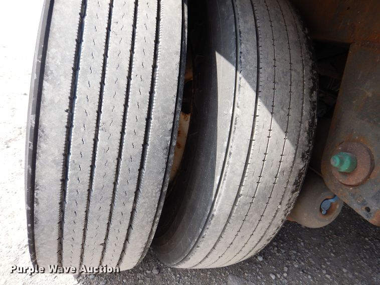 image for item DN3992 2016 Utility 4000D-X Composite  dry van trailer