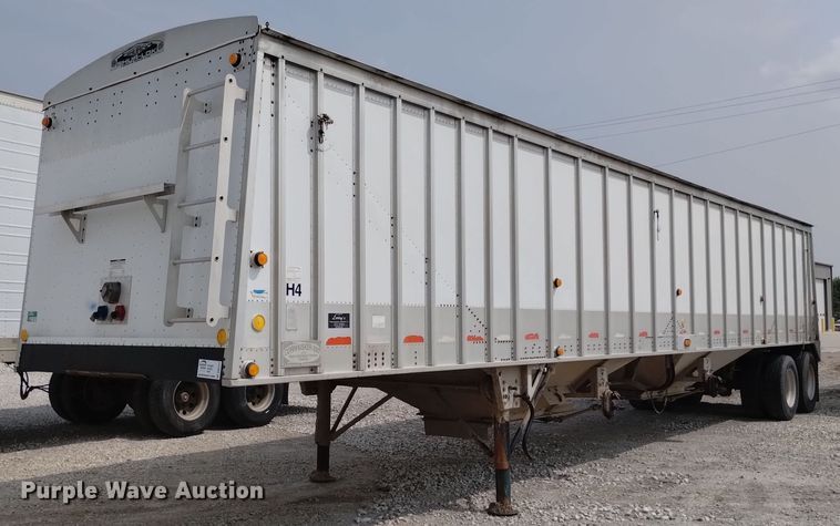 image for item DN6421 1999 Cornhusker 800ASSR91498-4200  grain trailer