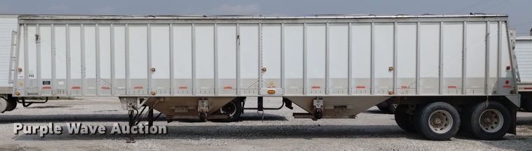 image for item DN6421 1999 Cornhusker 800ASSR91498-4200  grain trailer