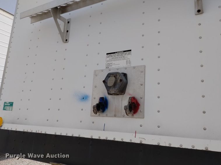 image for item DN6421 1999 Cornhusker 800ASSR91498-4200  grain trailer