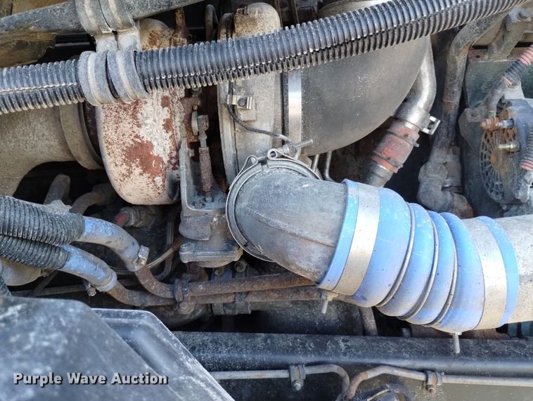 image for item DN6422 2007 Freightliner Columbia 120  semi truck