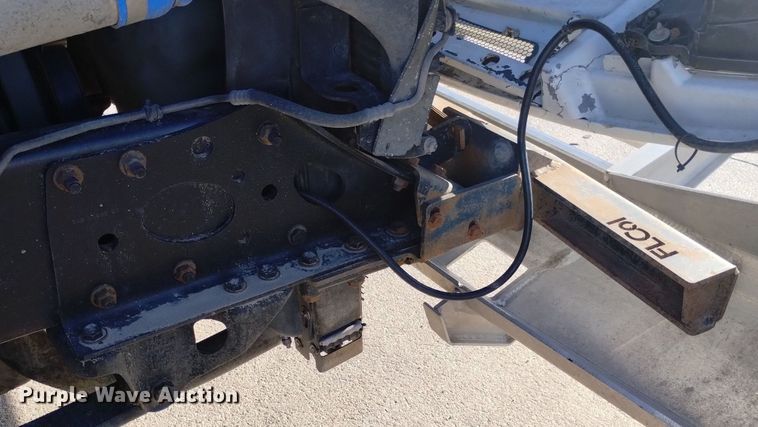 image for item DN6422 2007 Freightliner Columbia 120  semi truck