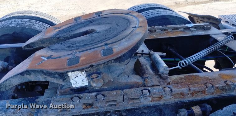 image for item DN6422 2007 Freightliner Columbia 120  semi truck