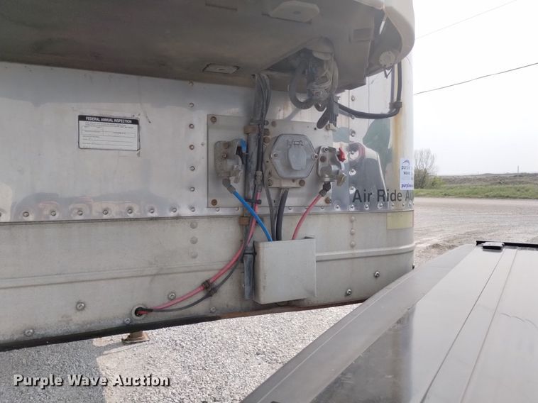 image for item DN6423 2000 Wabash  refrigerated van trailer