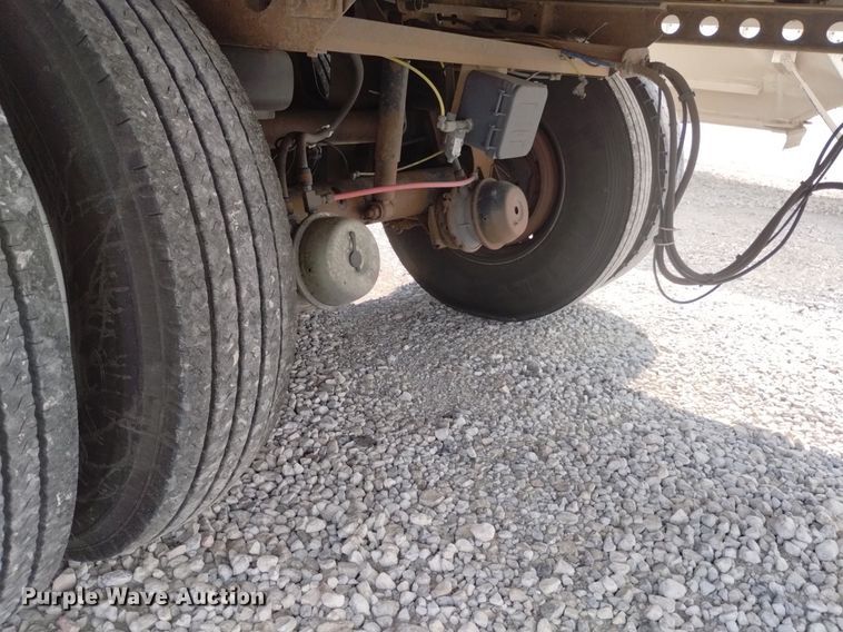 image for item DN6423 2000 Wabash  refrigerated van trailer