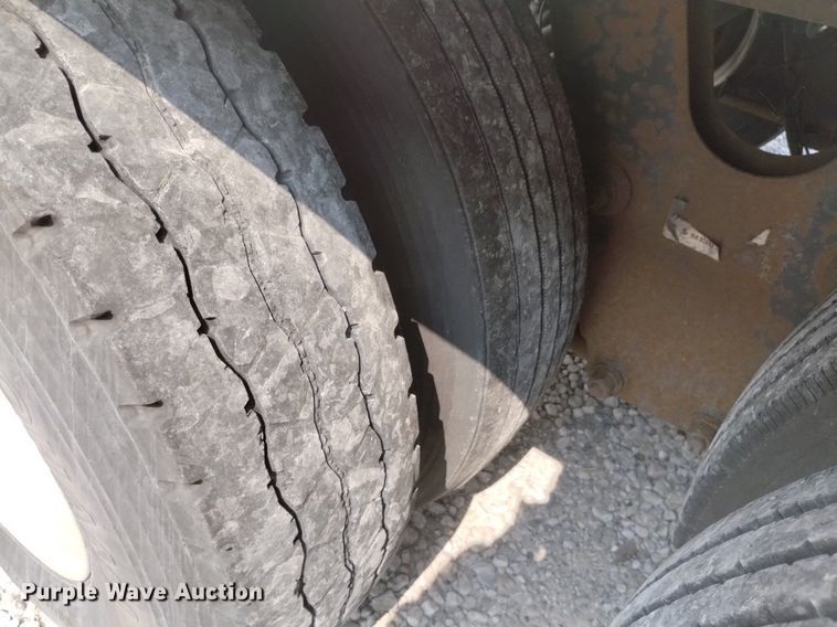 image for item DN6423 2000 Wabash  refrigerated van trailer