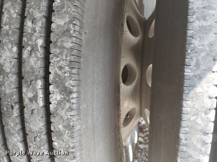 image for item DN6423 2000 Wabash  refrigerated van trailer