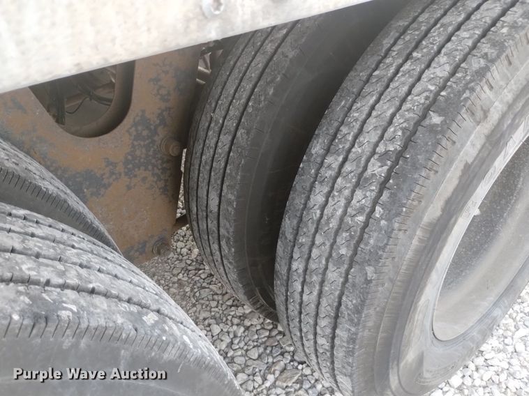 image for item DN6423 2000 Wabash  refrigerated van trailer