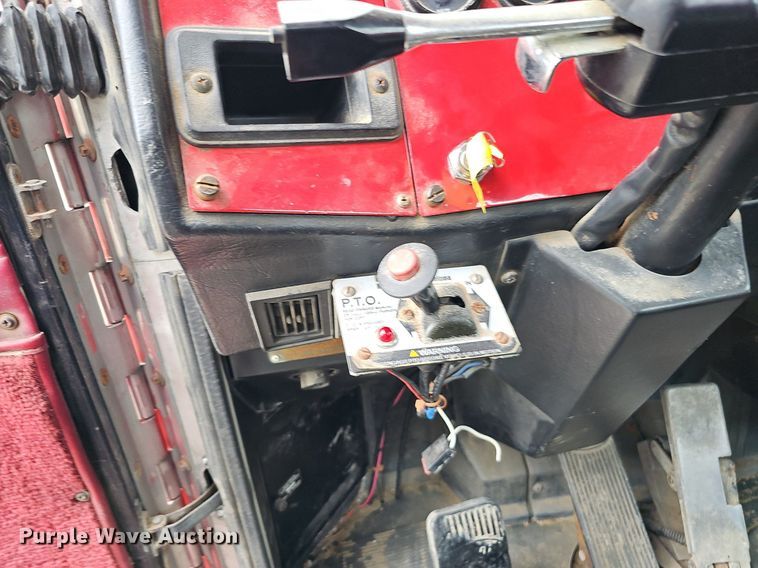 image for item DO2725 1998 Peterbilt 385  semi truck