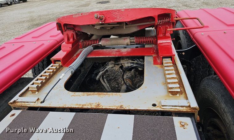 image for item DO2725 1998 Peterbilt 385  semi truck