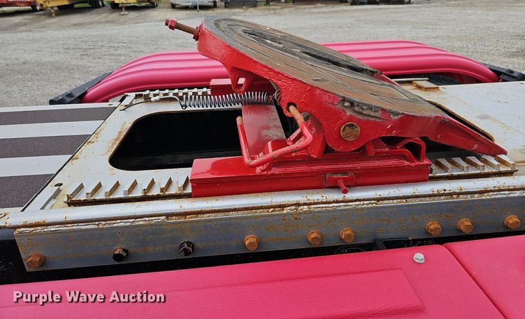 image for item DO2725 1998 Peterbilt 385  semi truck