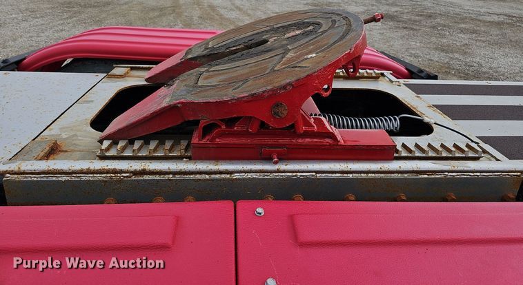 image for item DO2725 1998 Peterbilt 385  semi truck