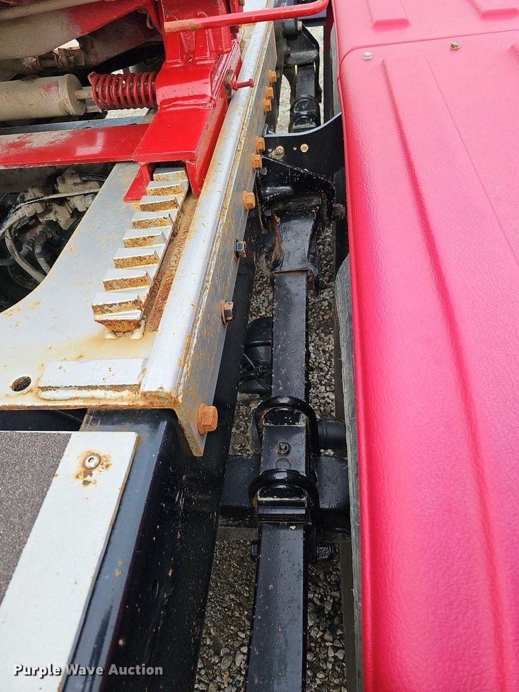 image for item DO2725 1998 Peterbilt 385  semi truck