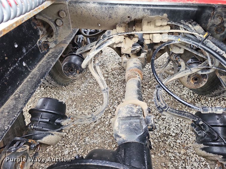 image for item DO2725 1998 Peterbilt 385  semi truck