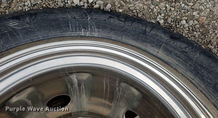 image for item DO2725 1998 Peterbilt 385  semi truck