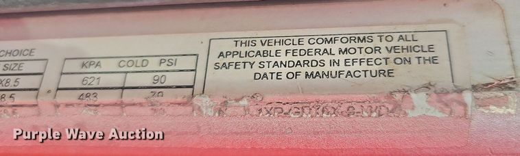 image for item DO2725 1998 Peterbilt 385  semi truck