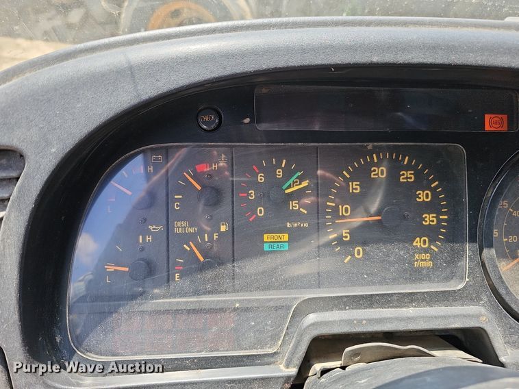 image for item DO2787 2002 GMC T7500  hook lift truck