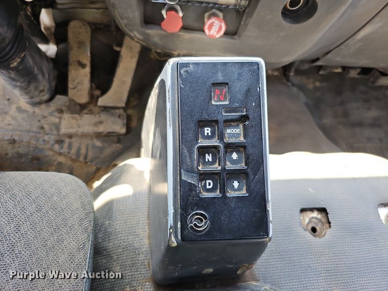 image for item DO2787 2002 GMC T7500  hook lift truck