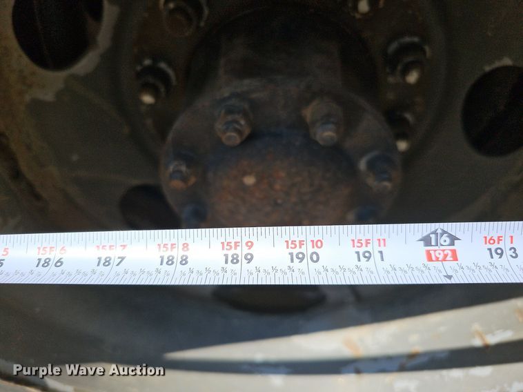 image for item DO2787 2002 GMC T7500  hook lift truck