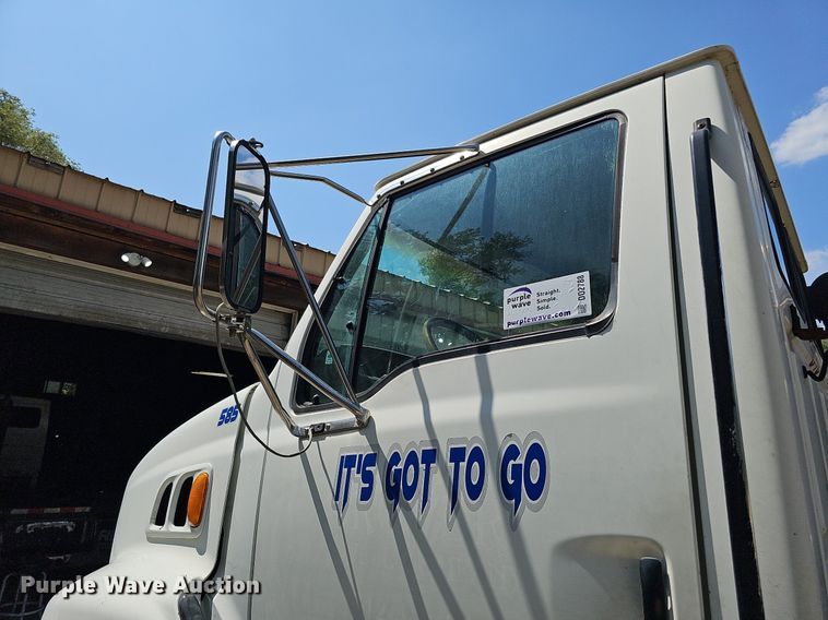 image for item DO2788 1999 Sterling A9513  semi truck