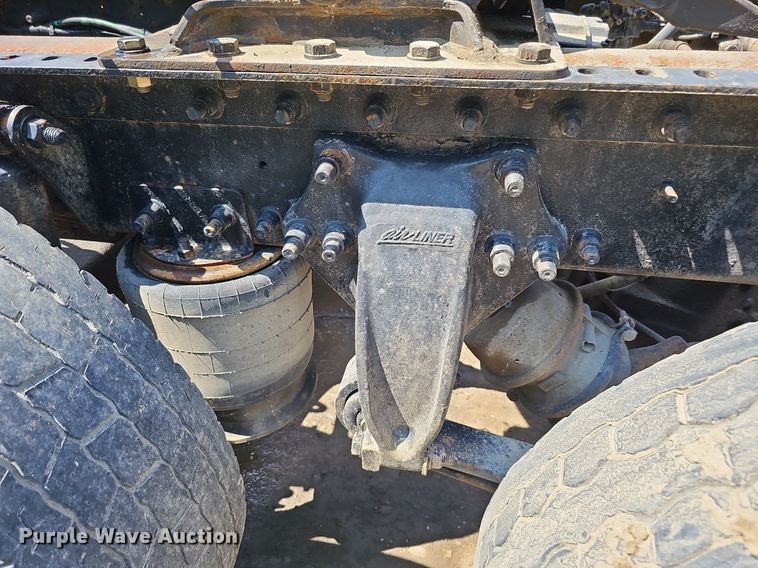 image for item DO2788 1999 Sterling A9513  semi truck