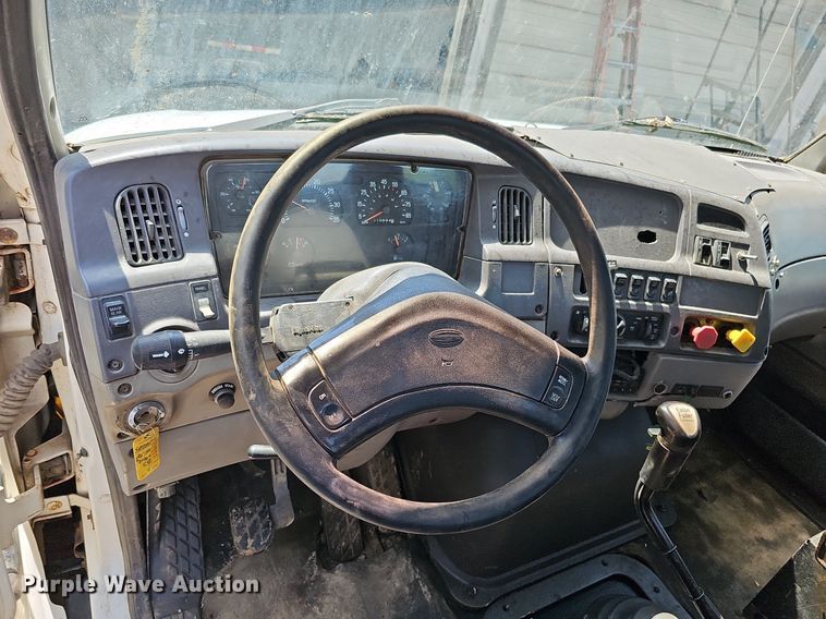 image for item DO2788 1999 Sterling A9513  semi truck