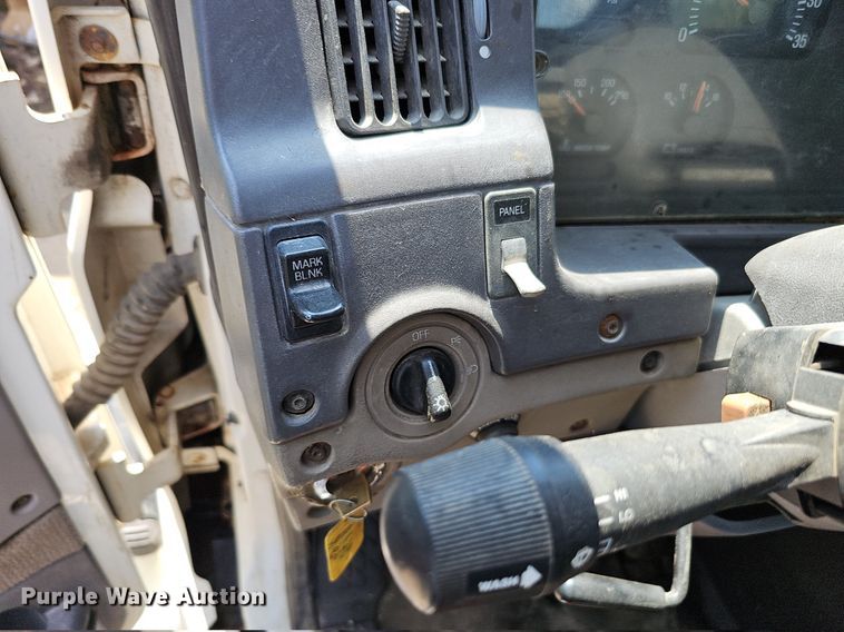 image for item DO2788 1999 Sterling A9513  semi truck