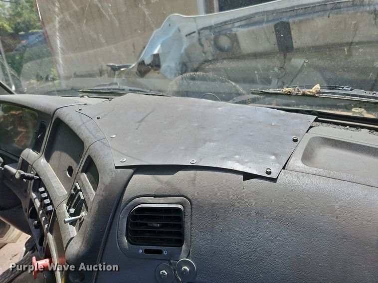 image for item DO2788 1999 Sterling A9513  semi truck