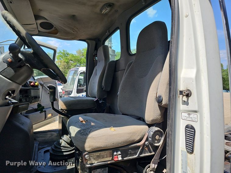 image for item DO2788 1999 Sterling A9513  semi truck