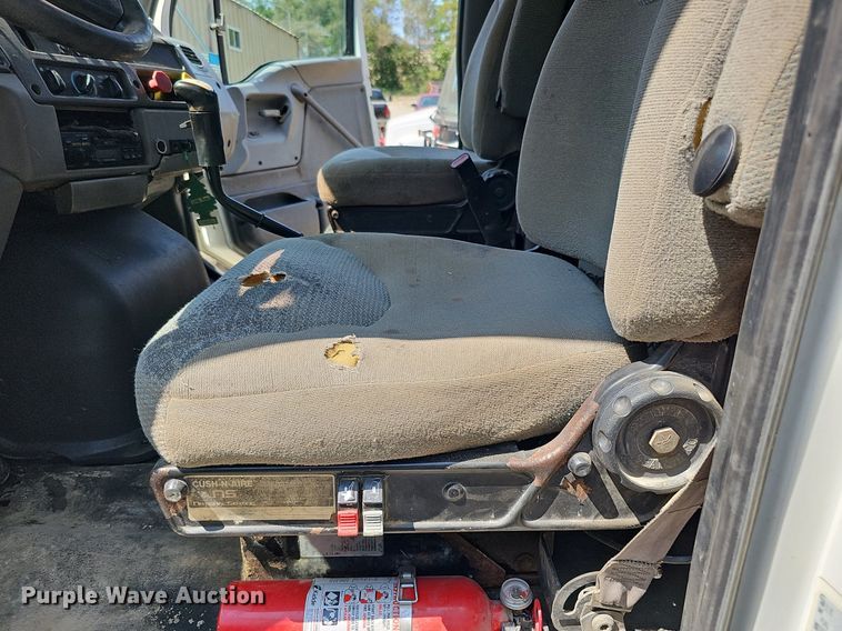 image for item DO2788 1999 Sterling A9513  semi truck