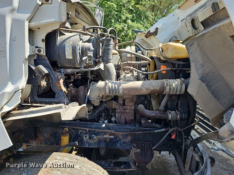 image for item DO2788 1999 Sterling A9513  semi truck