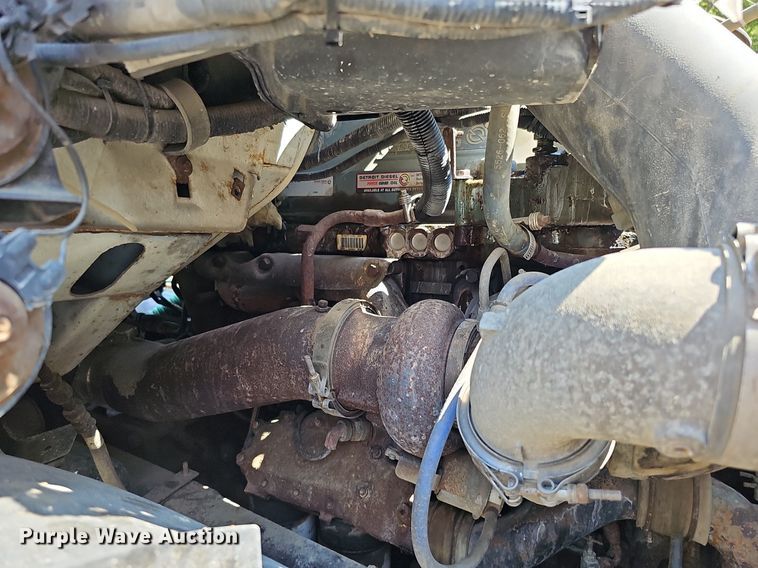 image for item DO2788 1999 Sterling A9513  semi truck