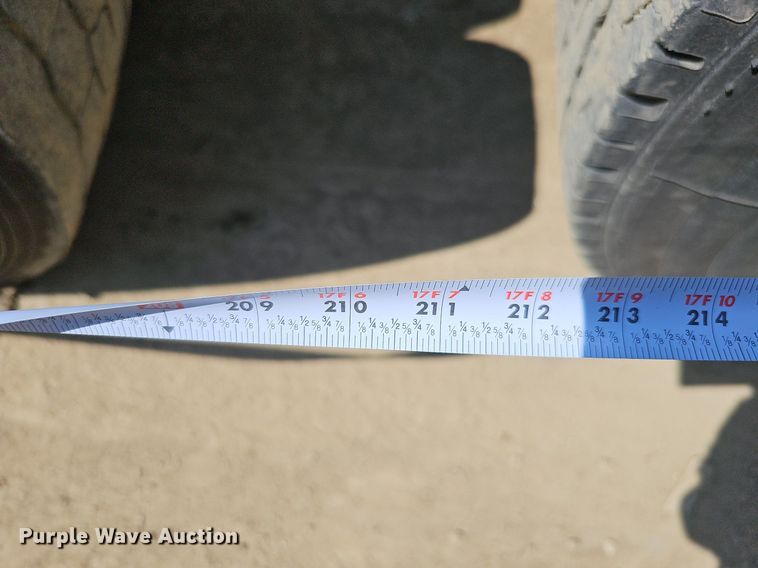 image for item DO2788 1999 Sterling A9513  semi truck