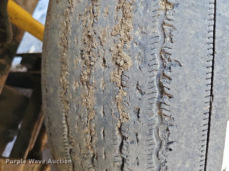 image for item DO2788 1999 Sterling A9513  semi truck