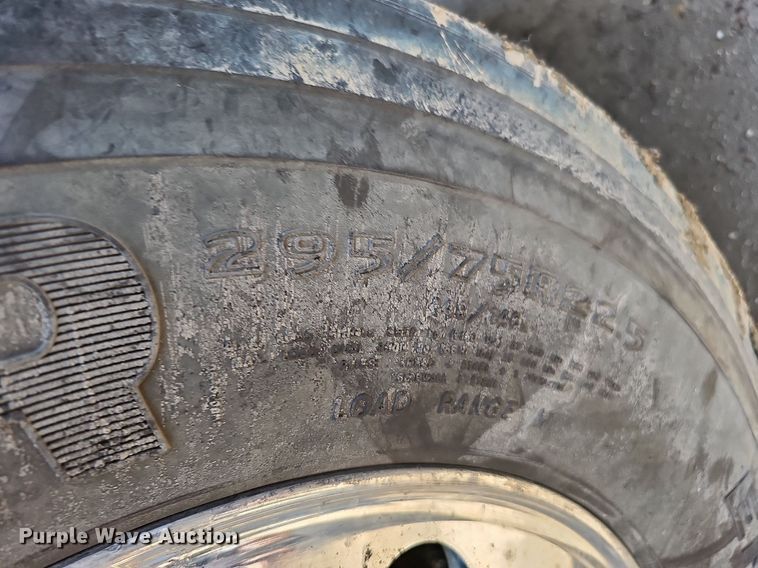 image for item DO2788 1999 Sterling A9513  semi truck