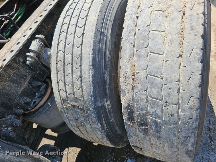 image for item DO2788 1999 Sterling A9513  semi truck