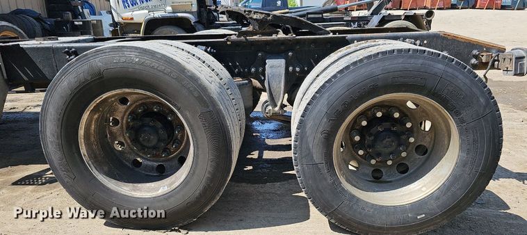 image for item DO2788 1999 Sterling A9513  semi truck