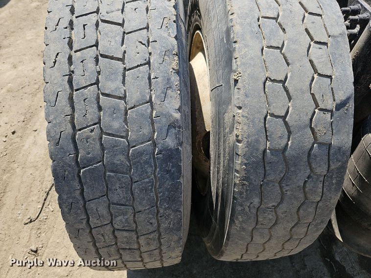 image for item DO2788 1999 Sterling A9513  semi truck