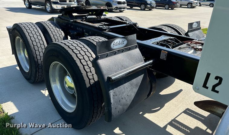 image for item DO5003 2018 Peterbilt 579  semi truck