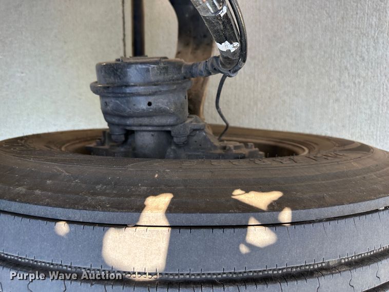 image for item DO5003 2018 Peterbilt 579  semi truck