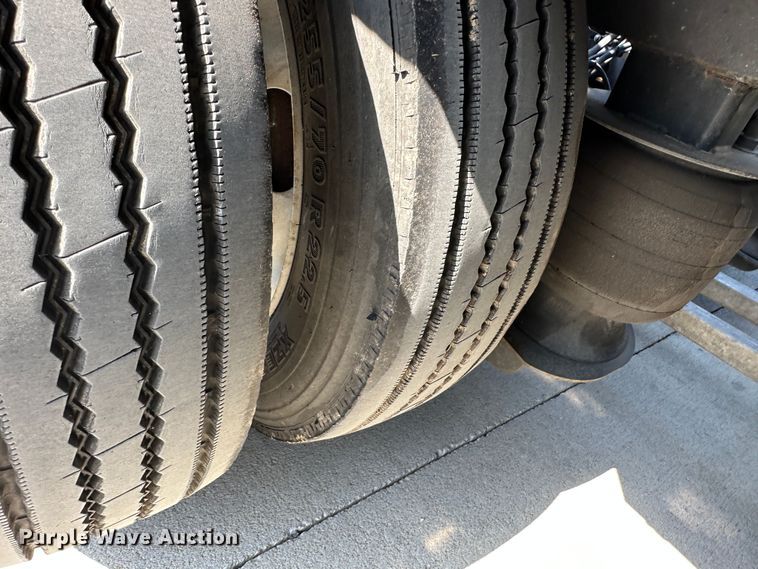 image for item DO5004 2022 Cottrell CX-5308LT  car carrier