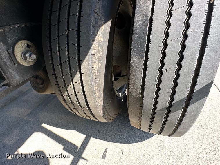 image for item DO5004 2022 Cottrell CX-5308LT  car carrier