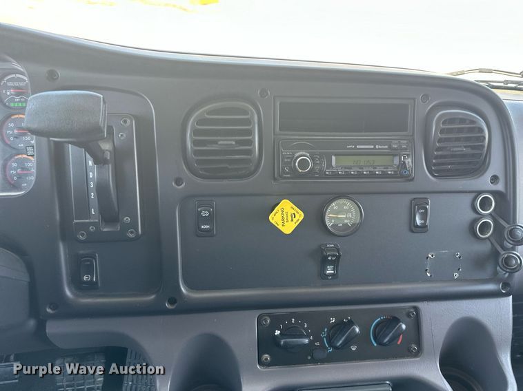 image for item DO5029 2016 Freightliner Business Class M2 106  box truck