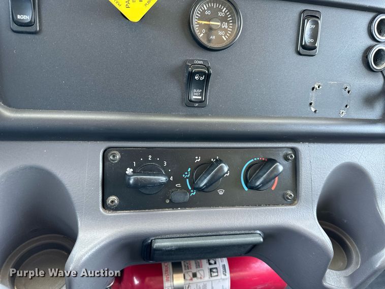 image for item DO5029 2016 Freightliner Business Class M2 106  box truck