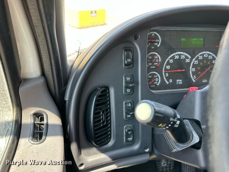 image for item DO5030 2016 Freightliner Business Class M2 106  box truck