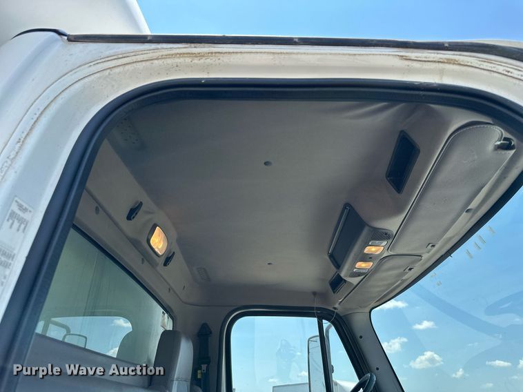 image for item DO5030 2016 Freightliner Business Class M2 106  box truck